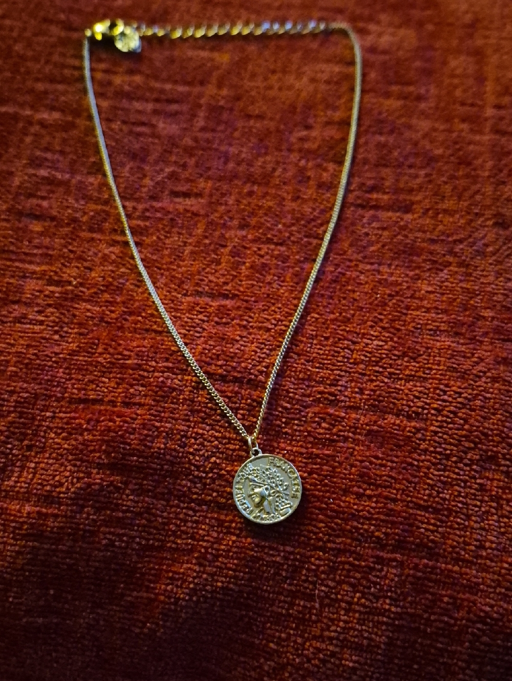 🎯 3 FOR $25 - Goldtone Coin Necklace